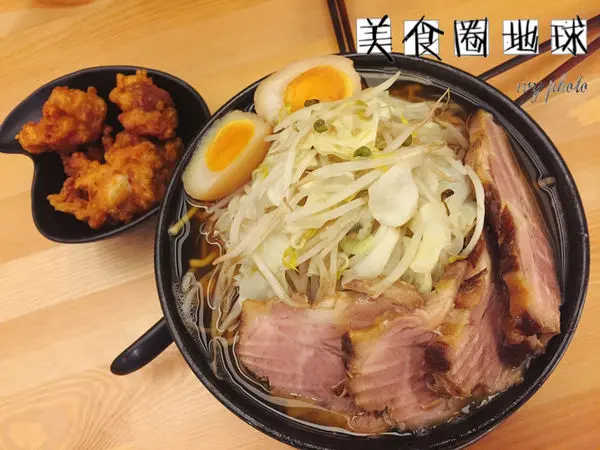 【台中西區】撐爆你的胃の二郎系列拉麵，千萬別輕易嘗試!!!!吃完還會頒發證書喲 || 麵屋虎匠