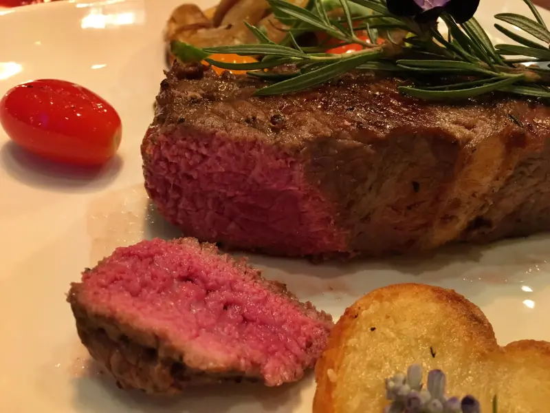 【台北食記】信義區 Black Bull Farm●全台唯一來自澳洲的乾式熟成有機草飼牛●蔓延在齒間的迷人肉香