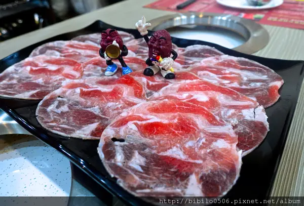 『食記』新北板橋 冬天裡的一把火 暖胃火鍋 四處有精緻鍋物 蔬果熬煮清甜湯頭 麻辣鍋讓人回味無窮 健康心飲食餐廳『文末有詳細店家資料』