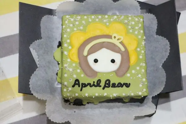 【吃】mr.BROWNIE 黑熊先生巧克力布朗尼∣客製化布朗尼超可愛∣ 生日節慶送禮好選擇 -2017.05