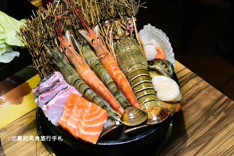 [台中霧峰] 高CP值超肥美海鮮鍋物冬天暖身推薦  小胖鮮鍋  台中涮涮鍋小火鍋美食必吃食記含菜單價位