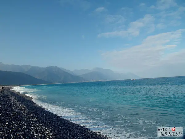 花蓮旅遊 ▌賞星、踏浪、騎單車，花蓮必去果凍藍海「七星潭」×特別的礫石海邊與漸層海景七星潭風景區