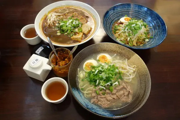 勝面(政大店)拉麵/泡飯/餃子 推薦平價麵食館，用平實的價位吃到料好實在特調湯頭的好吃牛肉麵