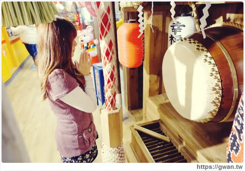 [台中景點●西屯區]日藥本舖U虎樂園--免出國!!!!一秒到大阪~知名景點藏在逢甲藥妝店❤