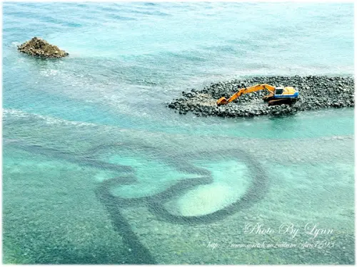 澎湖南島坐船去！搖ㄚ搖~晃丫晃~來到【七美嶼-雙心石滬】