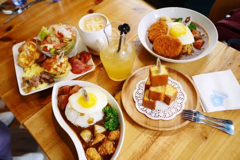 【台北】南京復興 BooGoo布咕Cafe 有咖哩飯的咖啡廳‧有WIFI、插座‧捷運松山線小巨蛋站♥♥♥