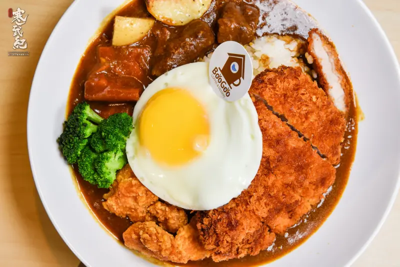 【中肯‧食記】BooGoo布咕 Cafe‧捷運南京復興站｜招牌咖哩厚切豬排飯‧自助式早午餐咖啡館！