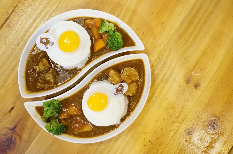 【南京復興】★BooGoo布咕Cafe★療癒系太陽蛋咖哩飯，厚切豬排份量超有誠意！｜早午餐 下午茶 咖啡廳 硬骨魚覓食中
