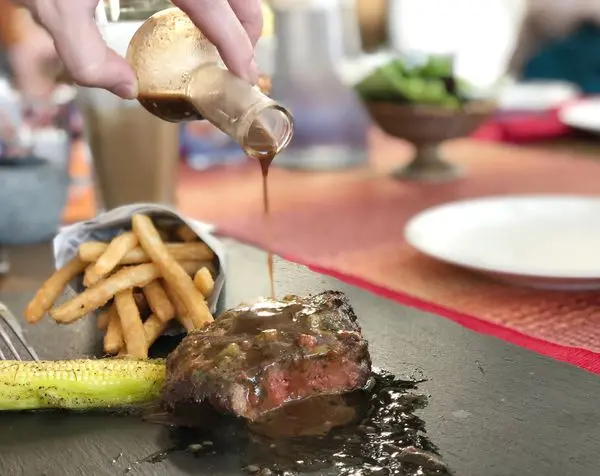 【新北市。八里區美食】水灣BALI景觀餐廳。不用出國就能夠像在峇里島般的享受渡假的氛圍跟美食～