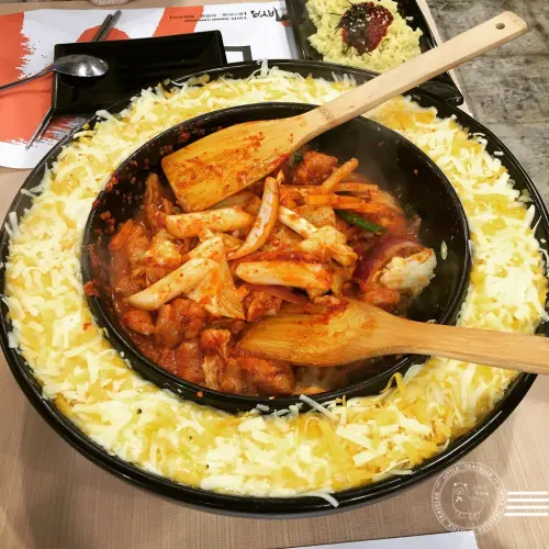 台中 北區。OMAYA 春川炒雞-韓流大舉入侵 超級起士牽絲無極限