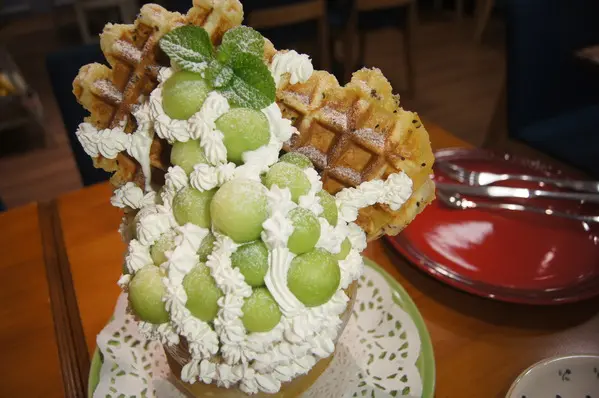 高雄美術館-W Kitchen，超夢幻季節限定水果鬆餅