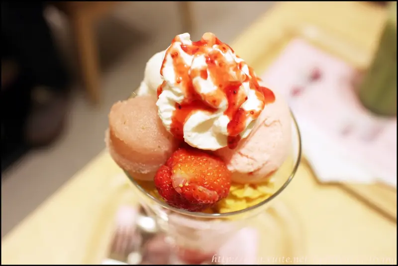 [ 新北林口．機場捷運線A9站美食 ] 林口三井outlet美食：nanas green tea ～季節限定櫻花草莓百匯