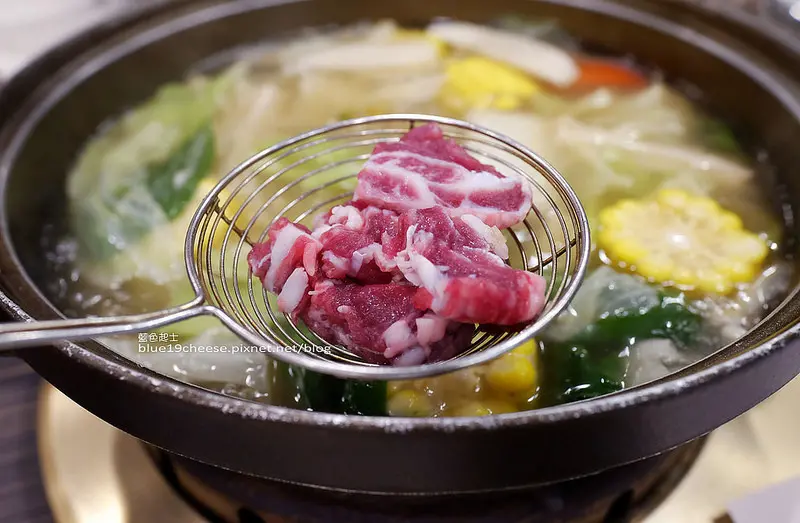 【台中北區】尚牛二館-台南現宰溫體牛.牛肉鮮甜.湯頭好喝.快炒牛肉鍋牛肉湯涼拌.想吃早點來.台中消夜美食推薦.近科博館