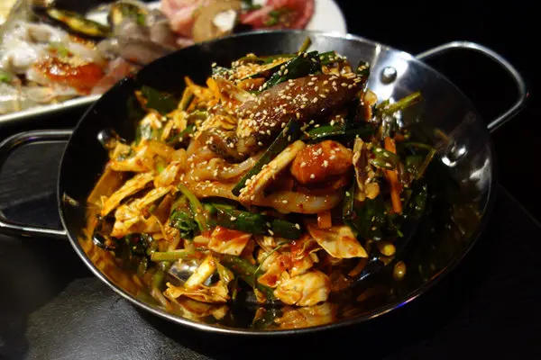 Oppa & Bar韓式居酒屋 推薦東區韓國烤肉，有好吃韓國料理、韓式調酒，選擇多元氣氛好，用餐、續攤、包場活動好選擇