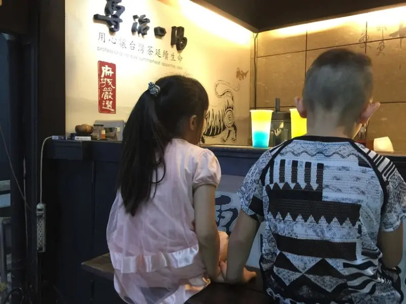 【台南食記】中西區｜專治口渴｜台南在地深根的飲料界扛霸子｜漸層飲料｜用「心」煮的台灣茶
