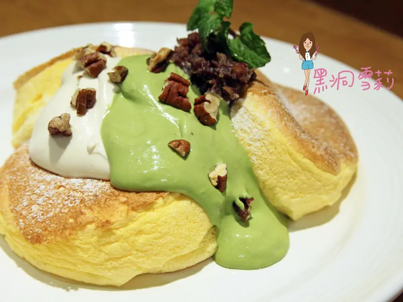 【食記】台北／林口「J.S. FOODIES TOKYO」．奇蹟的舒芙蕾鬆餅〃林口三井OUTLET