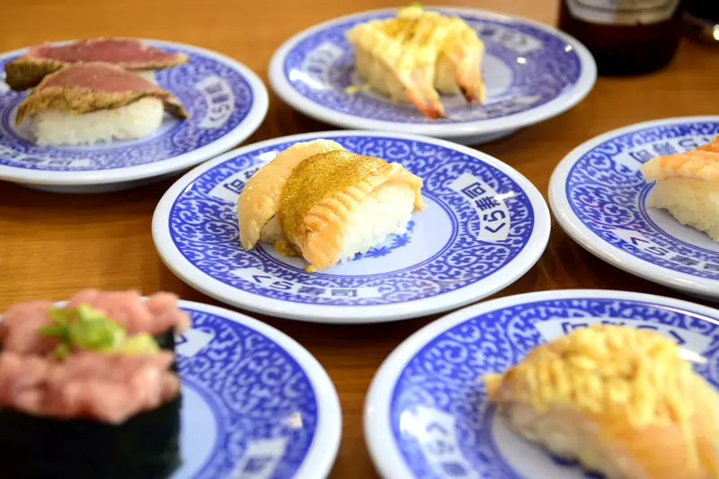 林口 ‧ くら寿司 ‧ 藏壽司│有吃又有玩的日本迴轉壽司 ‧ 均一價40元 ‧ 三井outlet