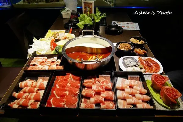 [台北] 滿滿尚青現流海味、CP值超高的吃到飽鍋物~西門町「八海精緻鍋物」