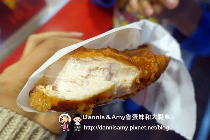 《竹北車站吃雞排》魔王狂爆雞排-竹北後站店 脆皮厚切雞排鎖住肉汁 小辣。海苔口味推薦︱竹北後火車站附近小吃