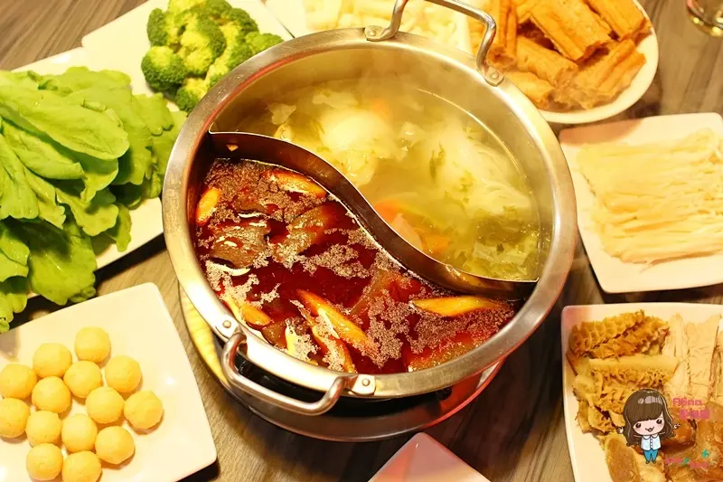 【食記】台北南京三民 福記紅白鍋HOKI 麻辣鍋香麻濃郁 大推美國Prime牛肩小排 八德路宵夜美食