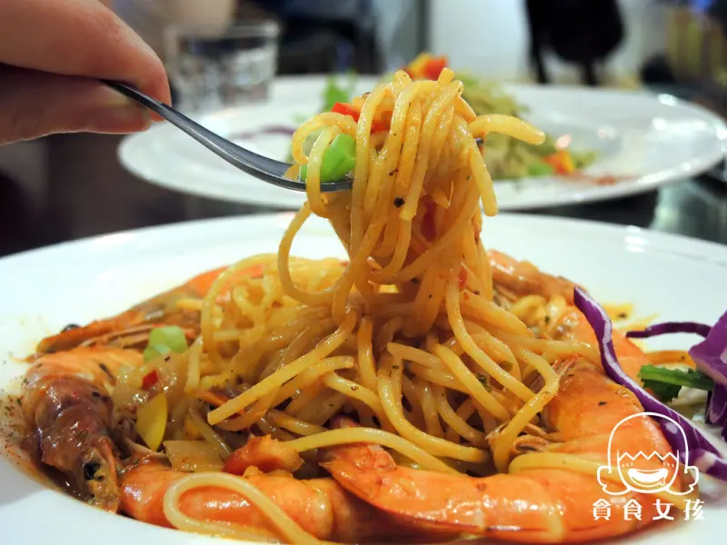 新北菜寮)法米雅咖啡 Famiglia Café-三重最新人氣夯咖啡廳搶鮮吃!/平價義式咖啡廳/wifi插座免服務費/三重咖啡廳/三重平價咖啡廳/菜寮美食/菜寮咖啡廳