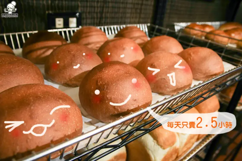 台南的巷弄手工麵包，每天才賣2個小時半！！！五吉堂手感烘培坊
