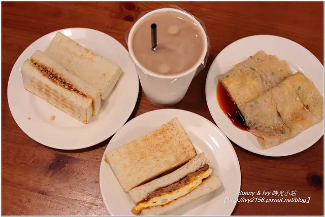 【台北信義食記】真芳-碳烤吐司/紅茶牛奶。意想不到，花生吐司被搶食