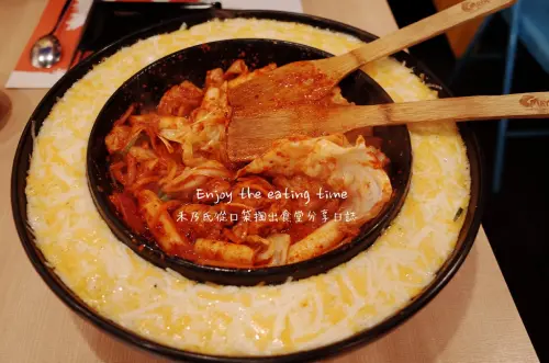 ｜關於美食（高雄KAOHSIUNG x 麻藥瘋雞Omaya）｜Enjoy the eating time禾乃氏從口袋掏出食堂分享日誌－韓式料理配上超濃厚滿滿牽絲起司