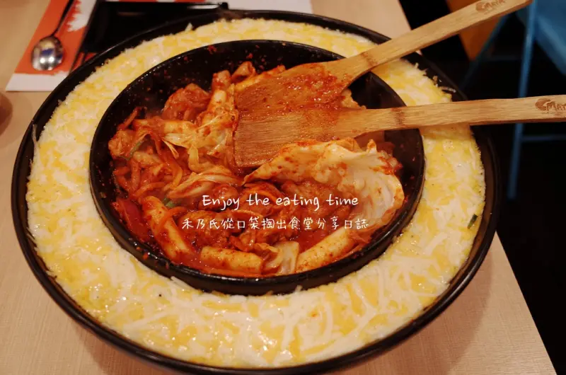｜關於美食（高雄KAOHSIUNG x 麻藥瘋雞Omaya）｜Enjoy the eating time禾乃氏從口袋掏出食堂分享日誌－韓式料理配上超濃厚滿滿牽絲起司