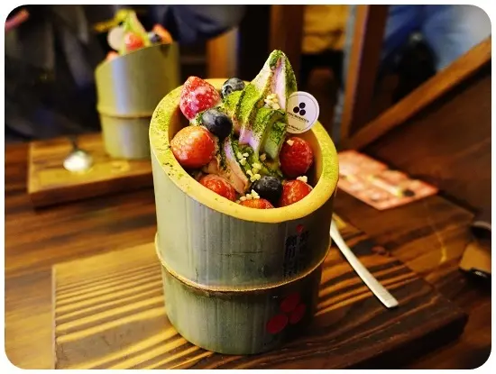 【西區】三星園抹茶‧日本茶專賣店 - 宇治商船『三星丸號』草莓限定版之《山城 聖宴》☆聖誕版☆→草悟道、誠品綠園道旁←