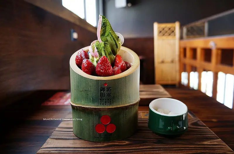 【台中西區】三星園抹茶 日本茶專賣店.宇治商船 - 三星丸號開幕啟航囉!竹筒裝聖誕版山城聖宴雙色霜淇淋好吃.厚鬆餅抹茶香濃順.抹茶控天堂