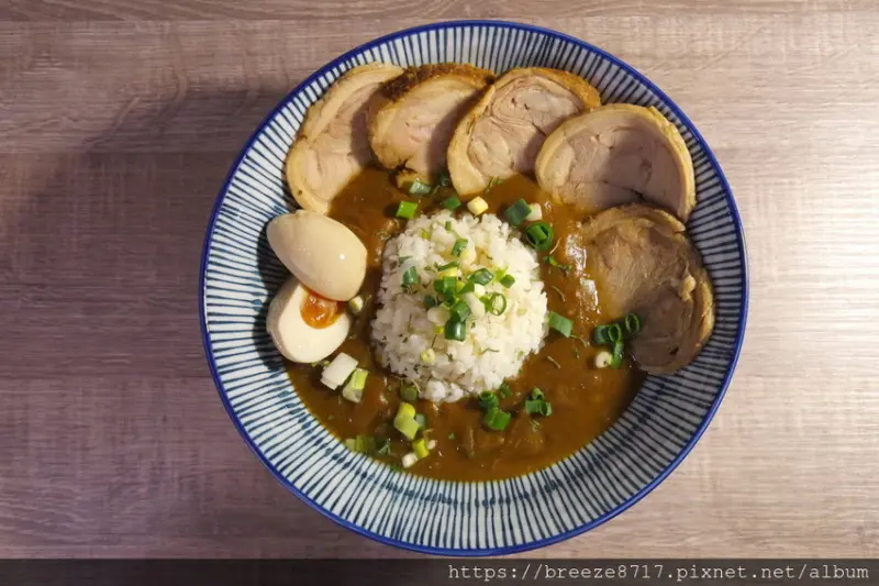 找地方坐 Have a Seat｜好吃的銷魂叉燒咖哩飯【台北市】