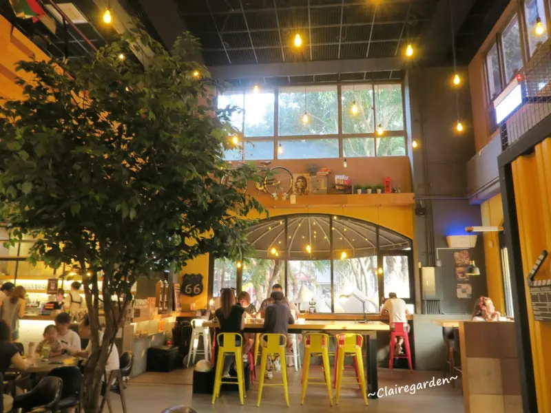 桃園 藝文特區 丹馬克咖啡館~工業風裝潢，不限時咖啡店，大份量餐點