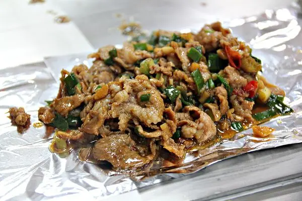 【(新)欣欣大眾鐵板燒】基本炒肉是亮點