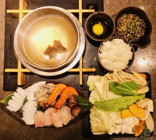 【高雄】台鋁日式雜炊｜裝潢簡約的小火鍋＊