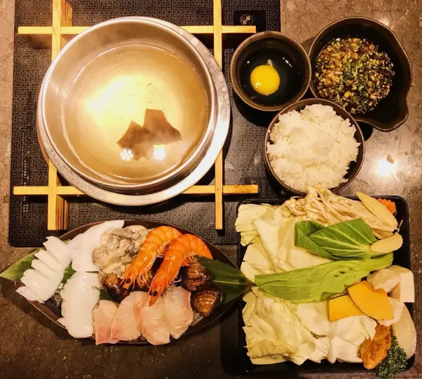 【高雄】台鋁日式雜炊｜裝潢簡約的小火鍋＊