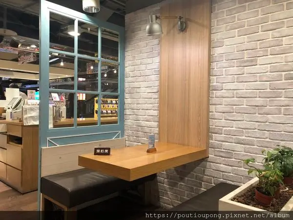 台北市大安區：詩特莉遠企店～龍蝦醬汁燉飯限定中