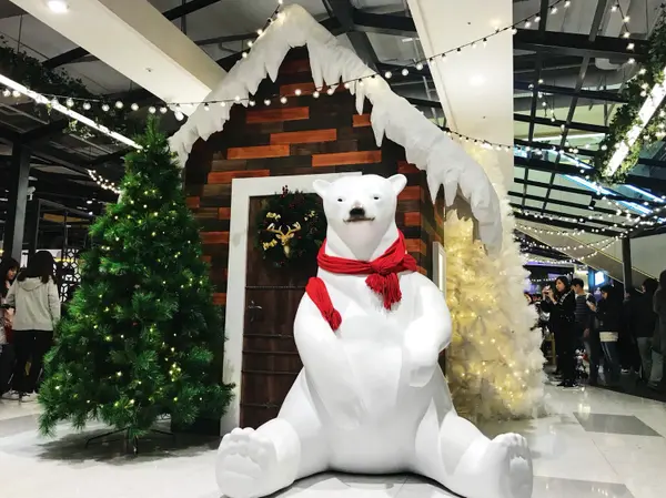 【中壢】大江國際購物中心｜聖誕節假日好去處、內有超夢幻北極熊雕像及雪屋