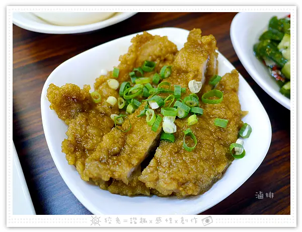 [台南食記] 舟鶴家嫩骨飯‧文賢店~選用零汙染的台東關山米！雙拼飯、嫩骨粥、滷排、椒麻雞、麻油雞湯、白菜滷！