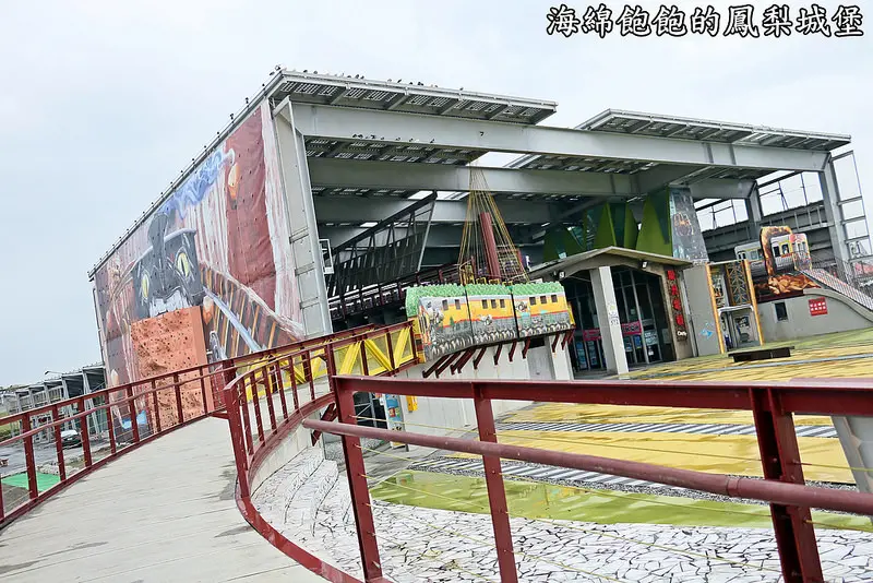 花蓮市區旅遊新景點-陽光電城-3D彩繪溜滑梯-看海平台