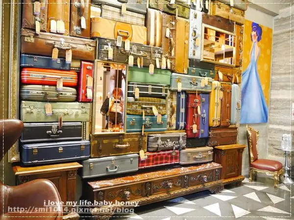 【台中住宿】1969藍天飯店 blue sky hotel。老飯店翻新變成復古華麗設計旅店。宮原眼科設計團隊再一力作。人氣打卡飯店。台中中區住宿