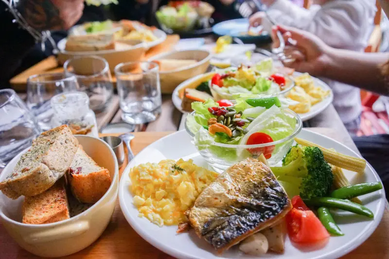 『魔王在吃 Call He早午餐』高雄苓雅區 早安 來吃一頓澎湃的早餐吧 法式吐司佐龍眼乾蜂蜜好好食『內文有店家資訊』