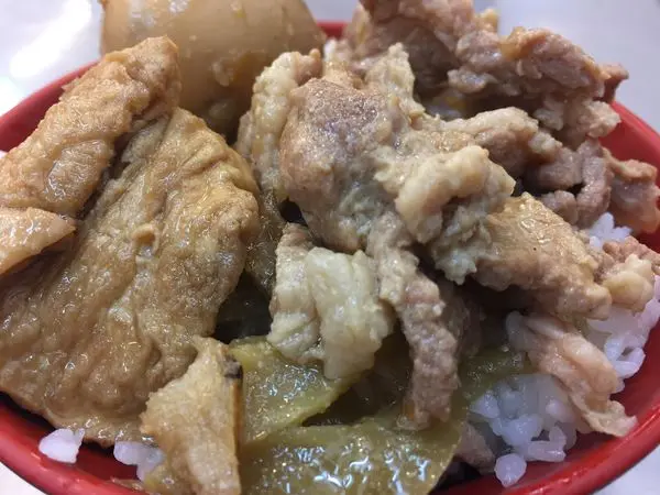 桃園地區簡單飽足的小吃-大廟後面切片瓜仔肉飯