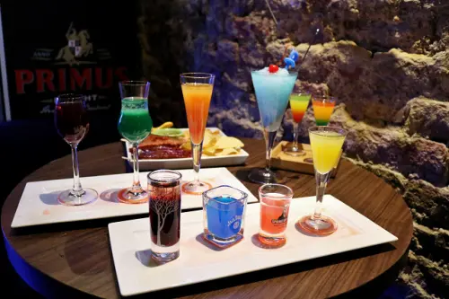 【台南美食】Brick 磚塊-莫札特安魂曲調酒．正興街酒吧．慶生Lounge bar推薦