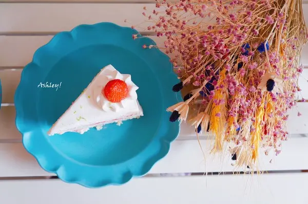 大人的甜點|新北市永和區、近四號公園(八二三紀念公園)、永安市場捷運站，超夯人氣必吃甜點下午茶！充滿乾燥花的店，好好拍！