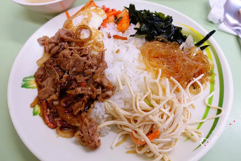 【大安小吃】仁川韓式鐵板燒肉定食，安居街附近上班族的最愛！平日中午吃飯總是爆滿的韓式烤肉飯