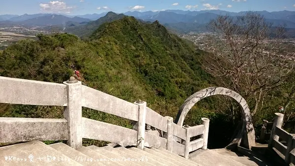 ★高雄旗山★登【旗尾山】觀綿延不絕的稜線之美。