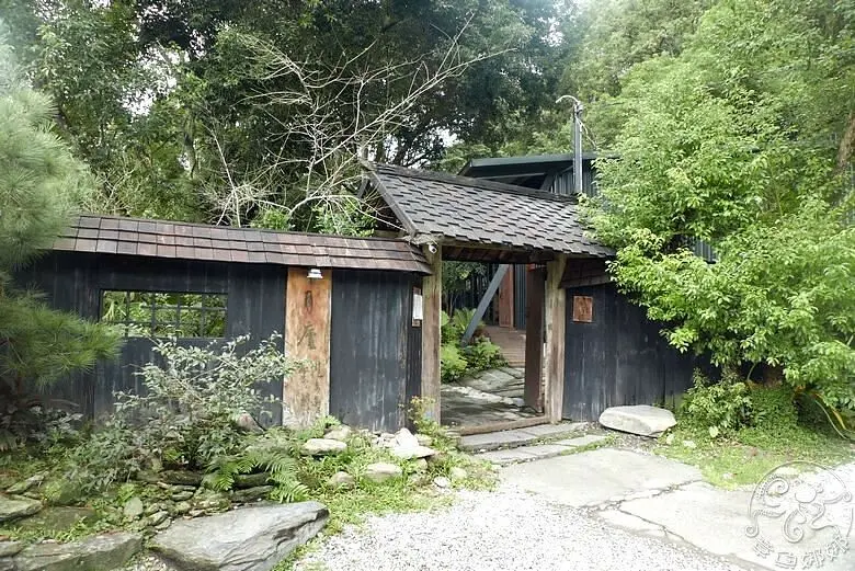 花蓮鳳林山中美食【月盧食堂】念念不忘的山中美食，半山腰上的誘人梅汁雞，需預訂。兩人吃也可以唷！