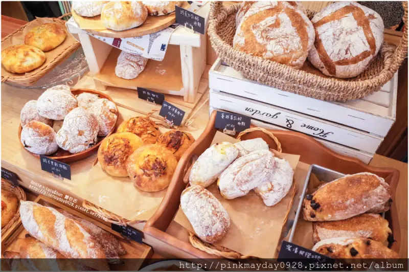 ✿台南✿ 巷弄裡的鄉村風格自家烘焙 每日限量新鮮出爐 香濃熱煎起司三明治早午餐推薦好好吃 ➜ LuLu&Bun 麵包店