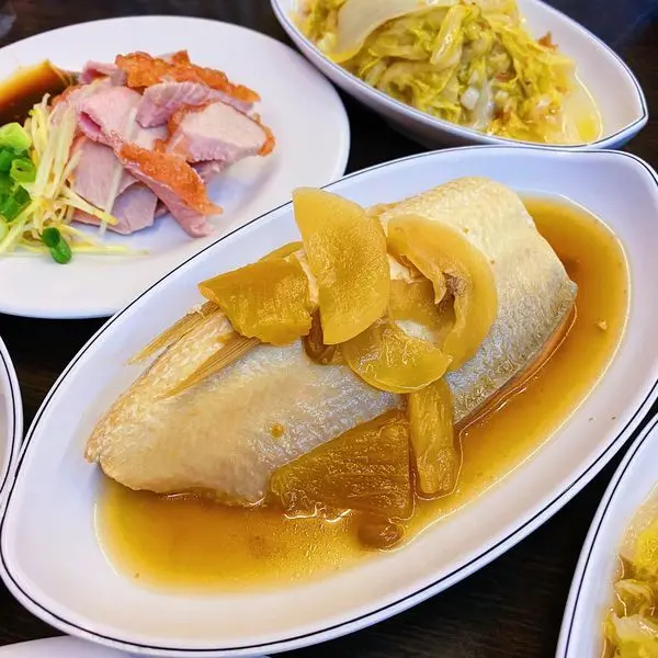 [台北小吃]大同區大橋頭站「嘉義晉雞肉飯」物價親民又認真料理的美味小店/食材新鮮湯頭味美/虱目魚肚鮮美肥厚/附菜單